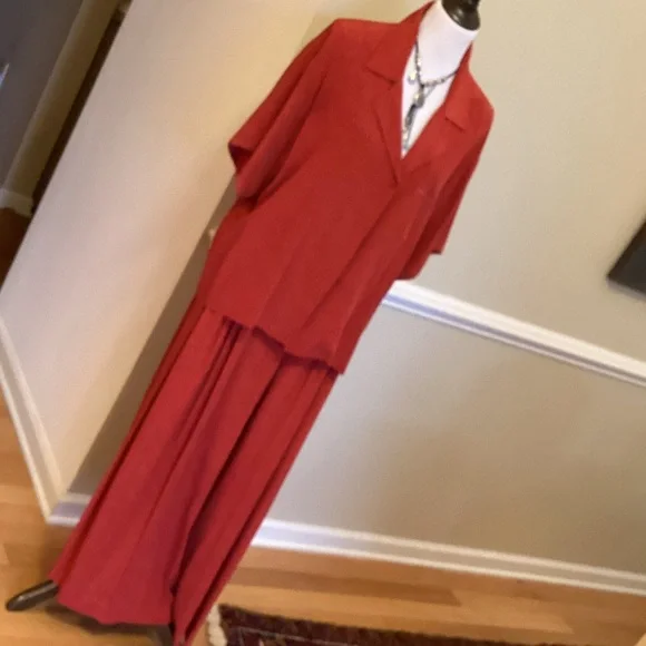 Ellen Tracy Chic Red Silk Pantsuit - Picture 3 of 16